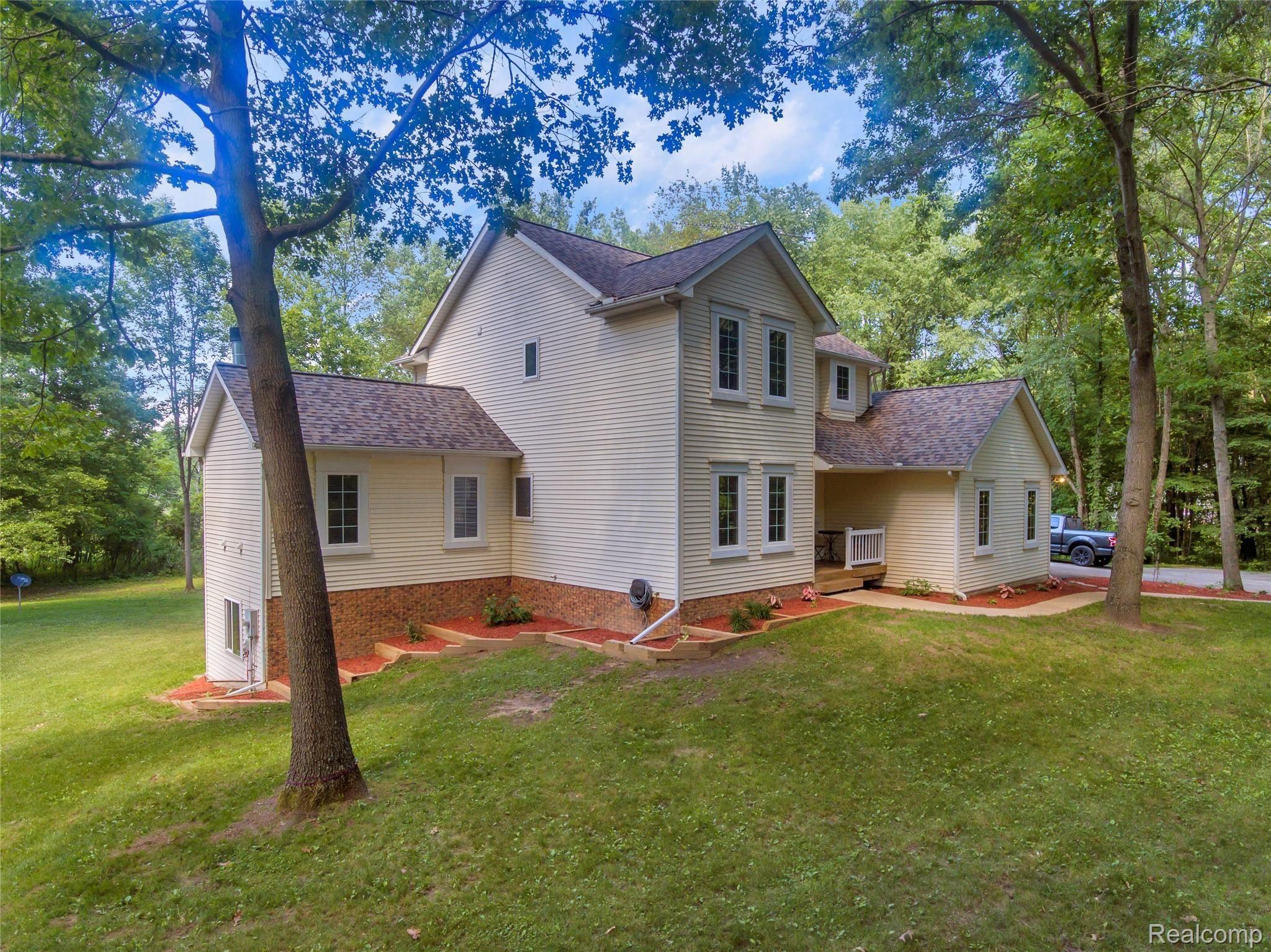 3030 West Allen Road Howell, MI 48855 - Photo 47 of 58 3030 West Allen Drive - HD Drone Photography-48.jpg