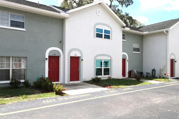 a front view of house with yard