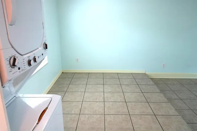 a view of a utility room