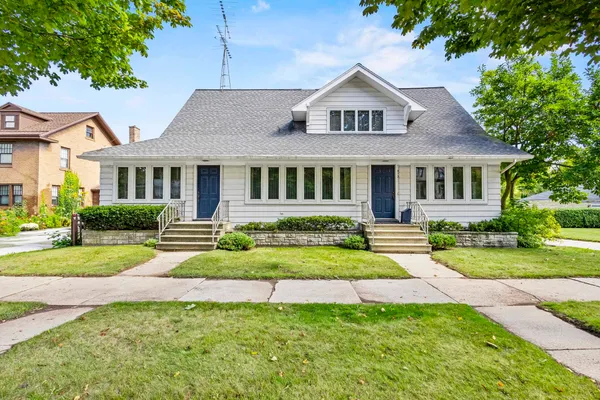 $450,000 | 812 Milwaukee Street, Kewaunee, WI 54216