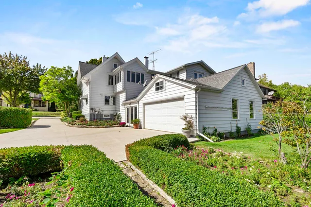 $450,000 | 812 Milwaukee Street, Kewaunee, WI 54216