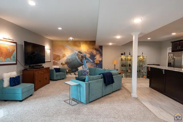 $589,000 | 2701 Twin Lakes Drive, Emporia, KS 66801