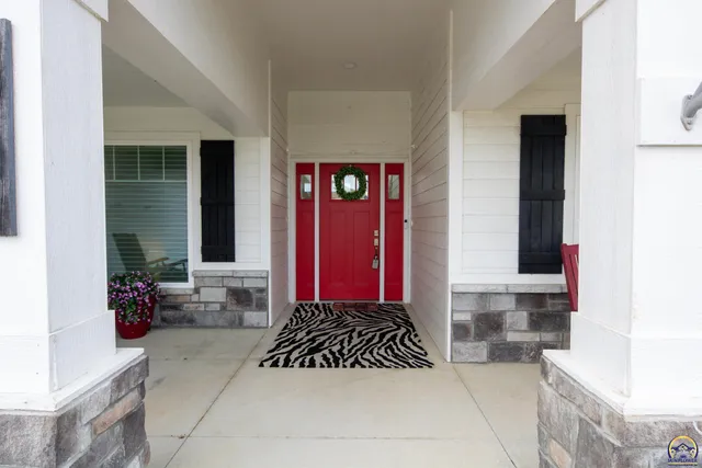 $589,000 | 2701 Twin Lakes Drive, Emporia, KS 66801