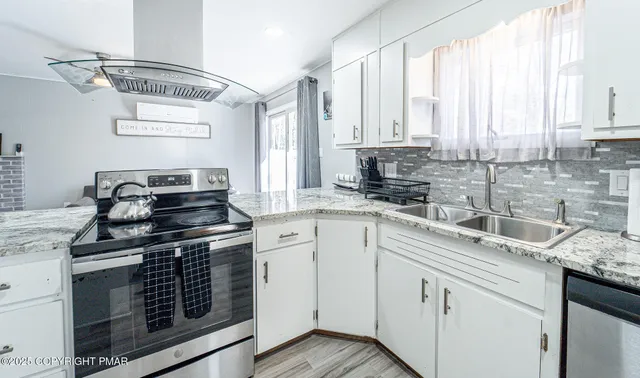 $375,000 | 2332 Highway 940, Pocono Summit, PA 18346