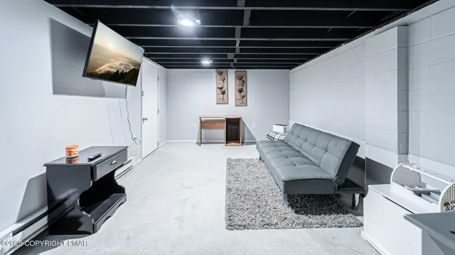 $375,000 | 2332 Highway 940, Pocono Summit, PA 18346