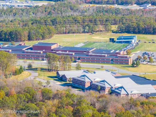 $375,000 | 2332 Highway 940, Pocono Summit, PA 18346