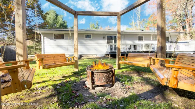 $375,000 | 2332 Highway 940, Pocono Summit, PA 18346