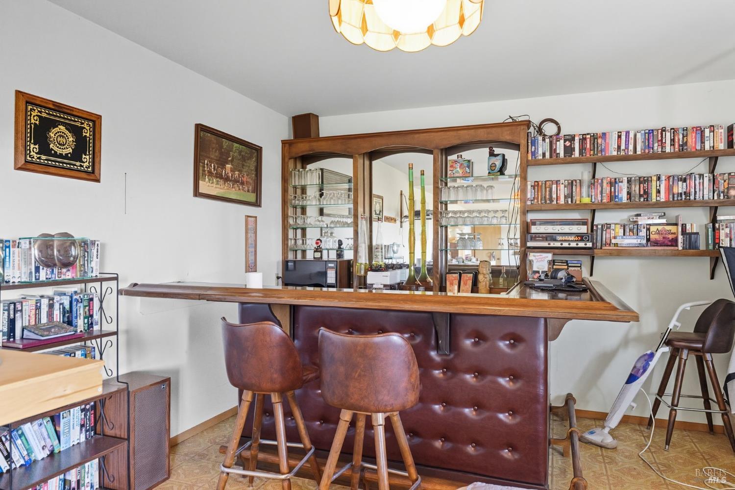 1 Green Point Lane Novato, CA 94945 - Photo 28 of 33 Full size bar downstairs