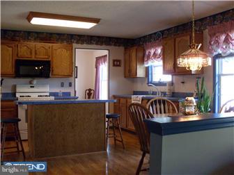 32 London Road Burlington, NJ 08016 - Photo 10 of 10 Kitchen