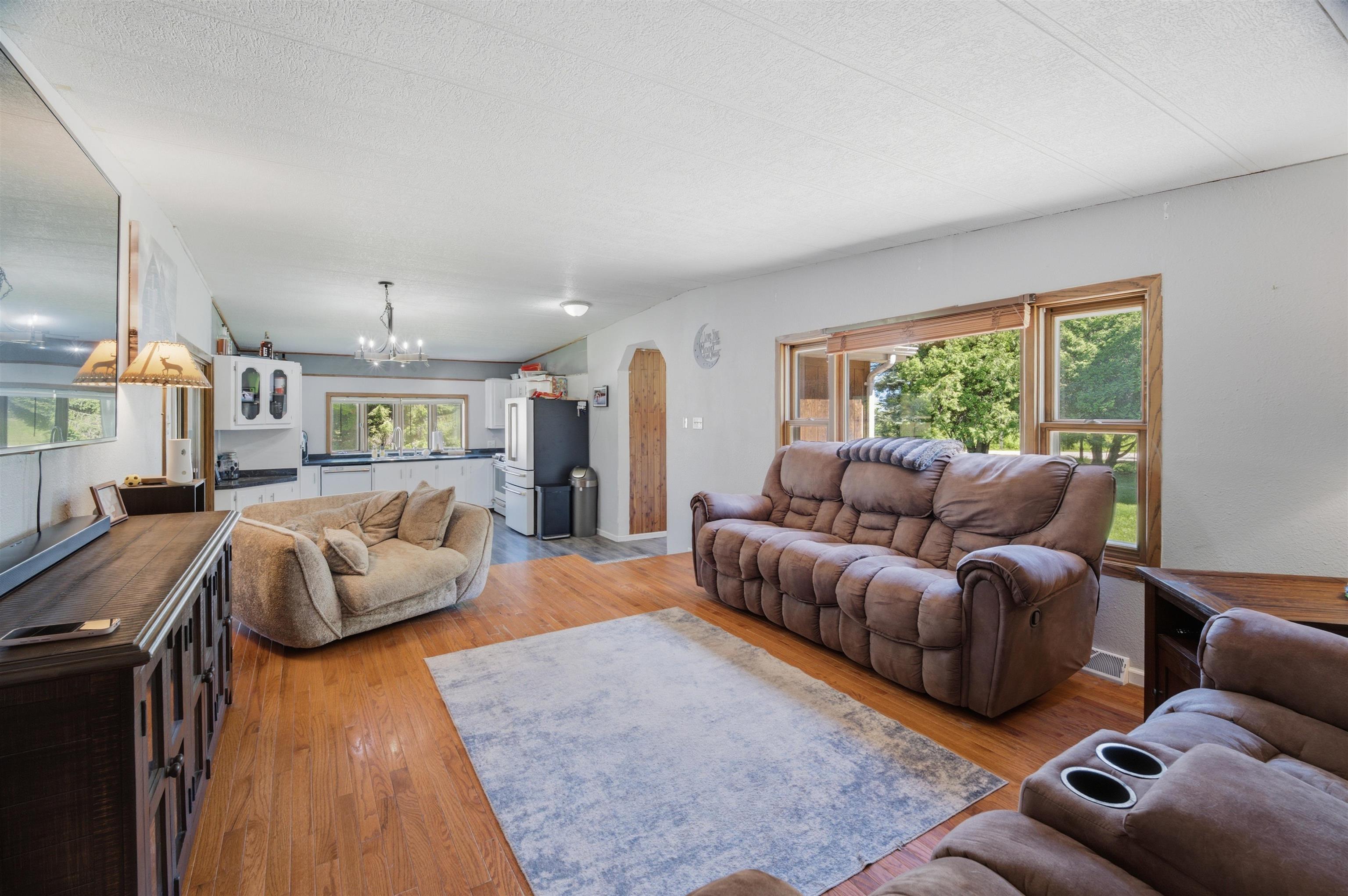 W10531 Roloff Road New London, WI 54961 - Photo 10 of 56