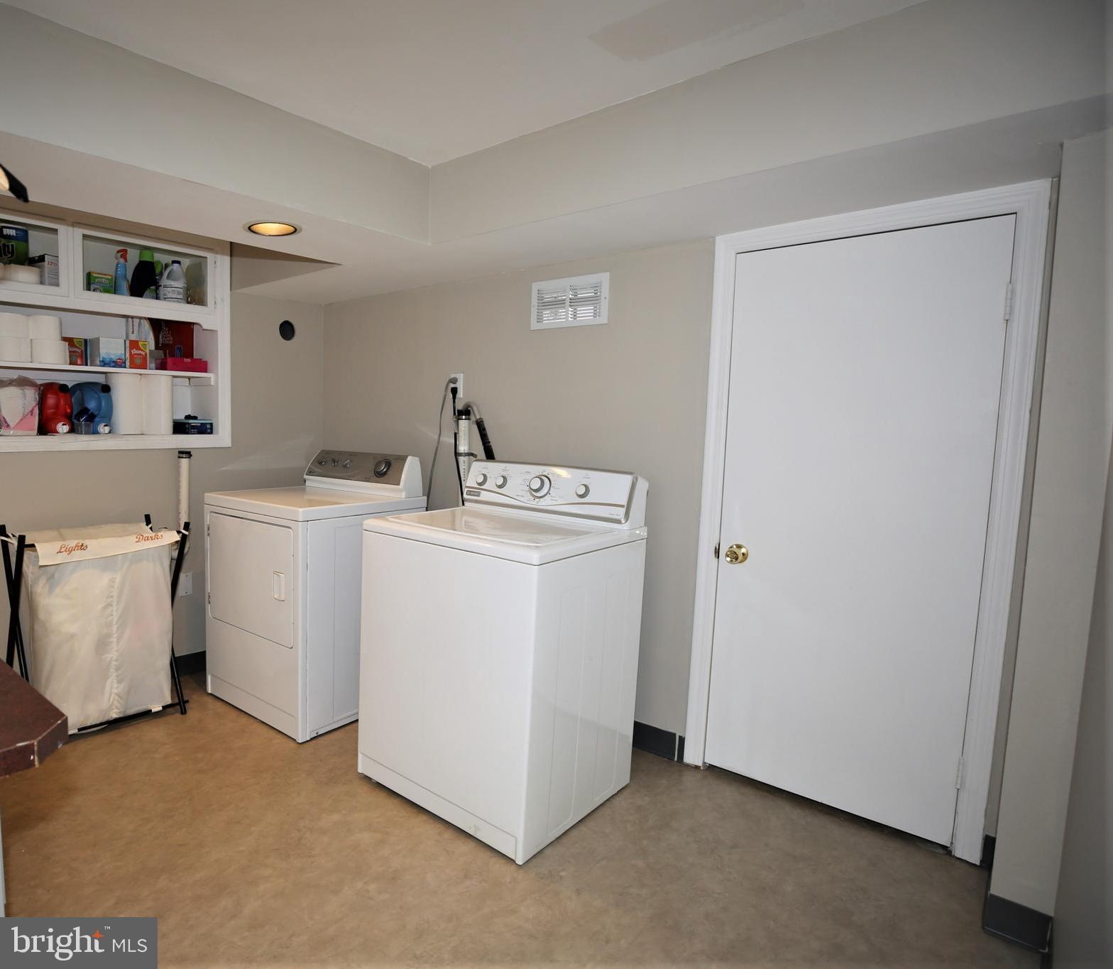37 Geraldine Road East Windsor, NJ 08520 - Photo 19 of 41 Gallery Image 19