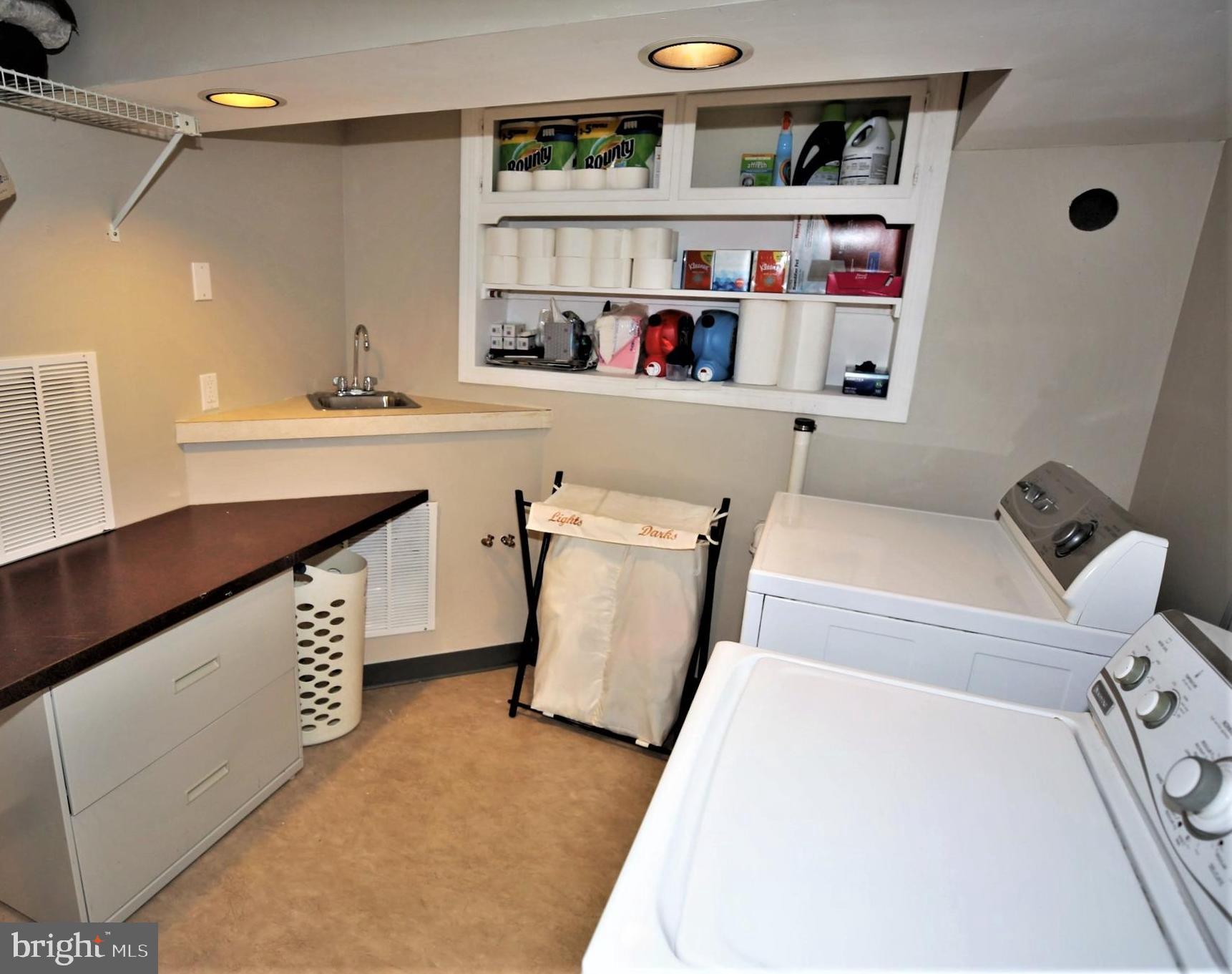 37 Geraldine Road East Windsor, NJ 08520 - Photo 20 of 41 Gallery Image 20