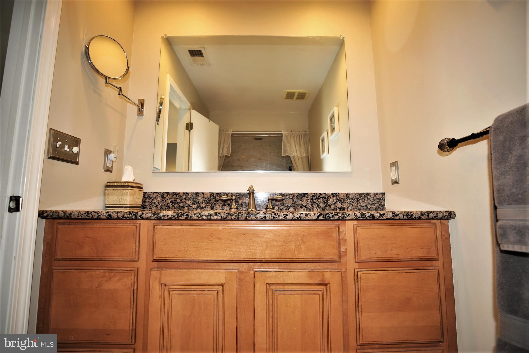 37 Geraldine Road East Windsor, NJ 08520 - Photo 34 of 41 Gallery Image 34