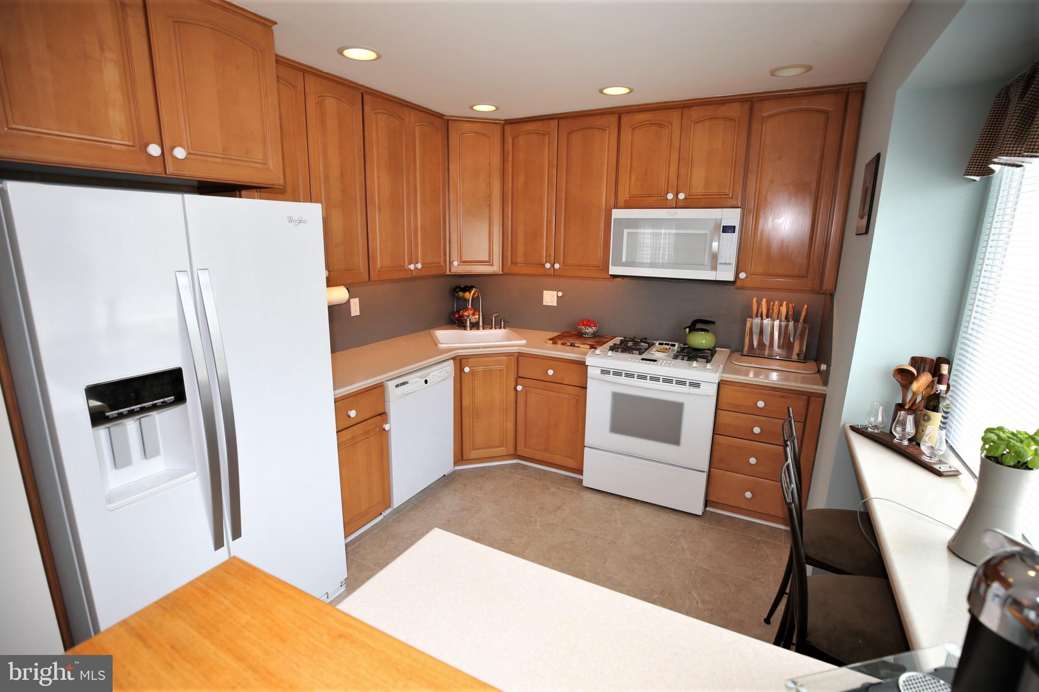 37 Geraldine Road East Windsor, NJ 08520 - Photo 9 of 41 Gallery Image 9