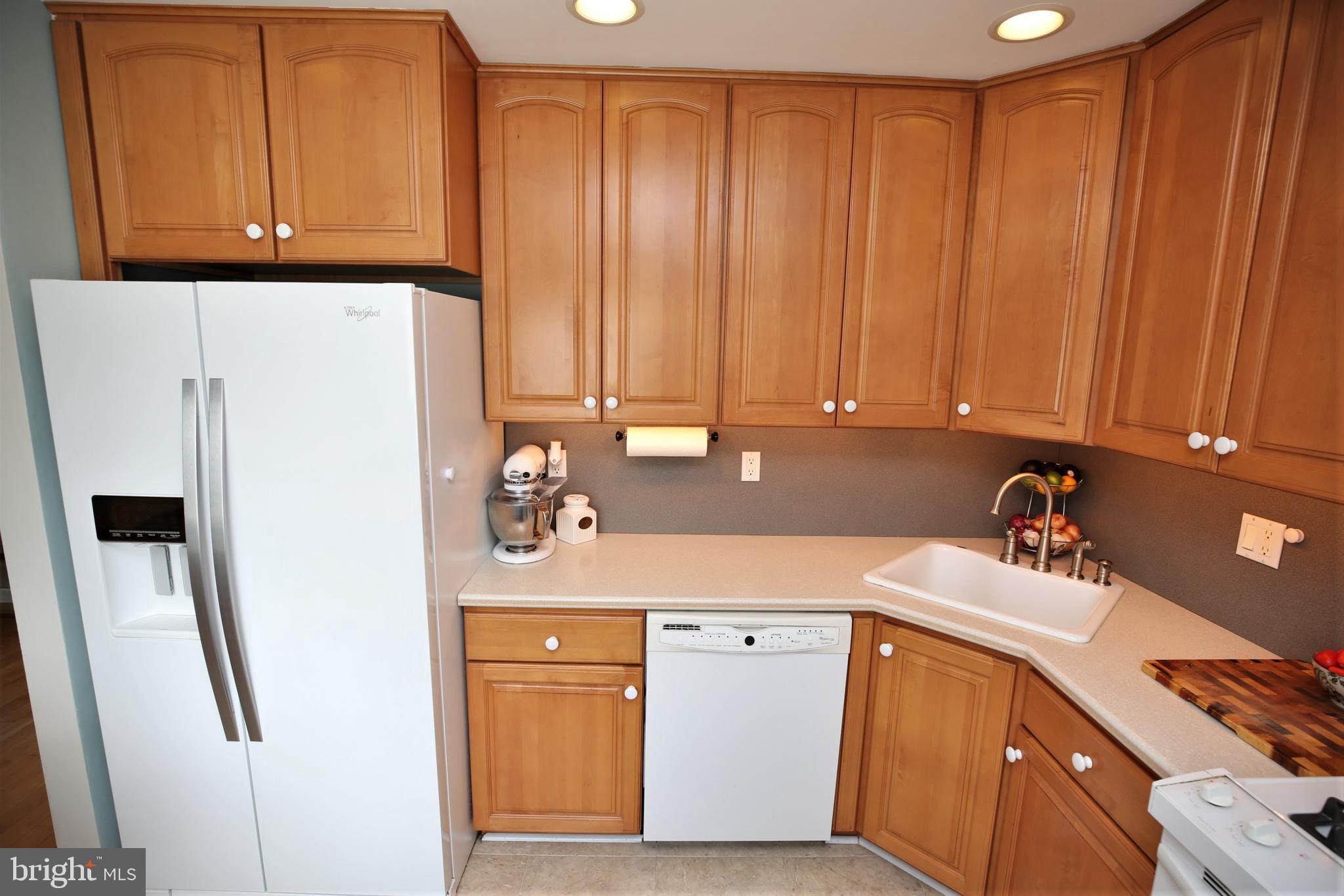 37 Geraldine Road East Windsor, NJ 08520 - Photo 10 of 41 Gallery Image 10