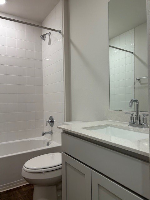 311 Darwin Place Lockhart, TX 78644 - Photo 11 of 16 Secondary Bathroom