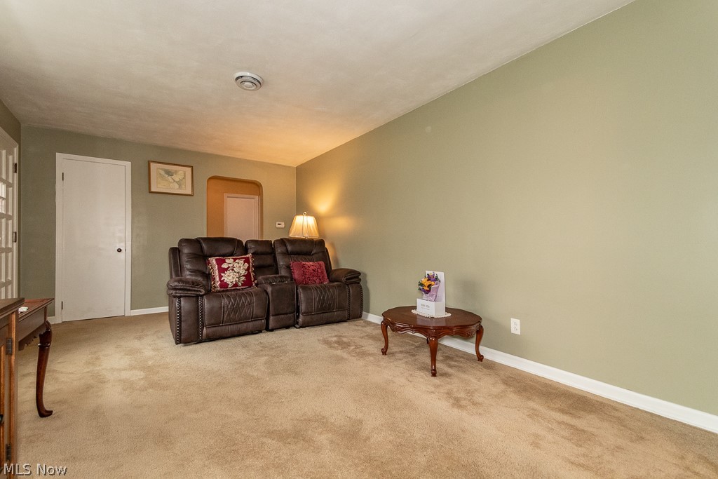 8144 Stockbridge Road Mentor, OH 44060 - Photo 3 of 36 Welcoming living room