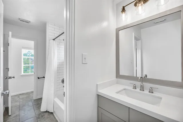 $4,750 | 3 Renoir Trail Place, The Woodlands, TX 77382