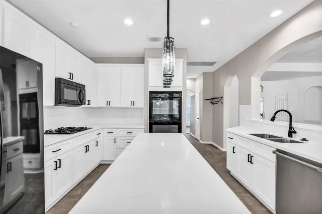 $4,750 | 3 Renoir Trail Place, The Woodlands, TX 77382