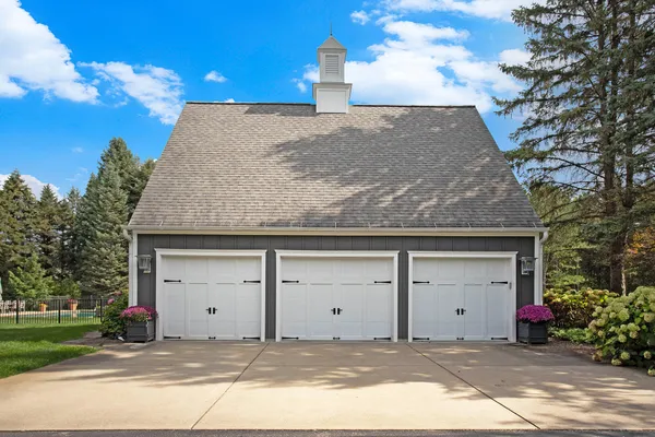 $1,695,000 | 3667 East U Avenue, Vicksburg, MI 49097