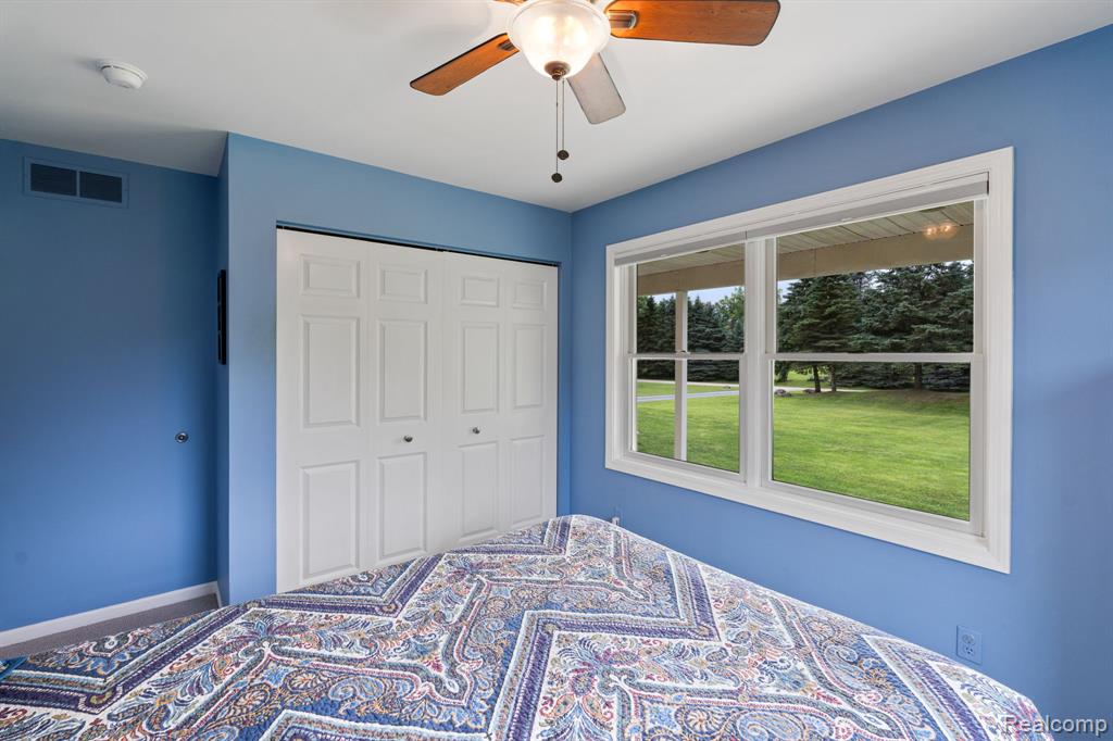 4653 Six Mile Road South Lyon, MI 48178 - Photo 28 of 60