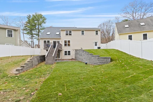 $749,900 | 3 Izzy Lane, Kittery, ME 03904