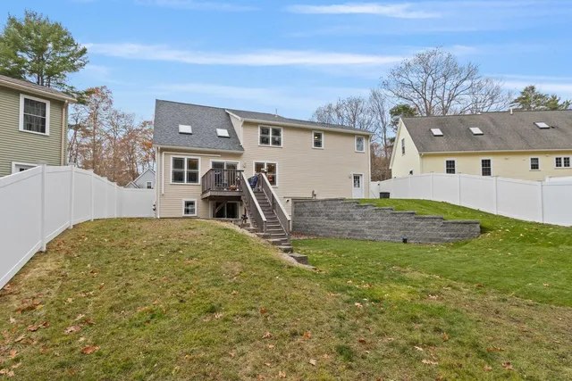 $749,900 | 3 Izzy Lane, Kittery, ME 03904