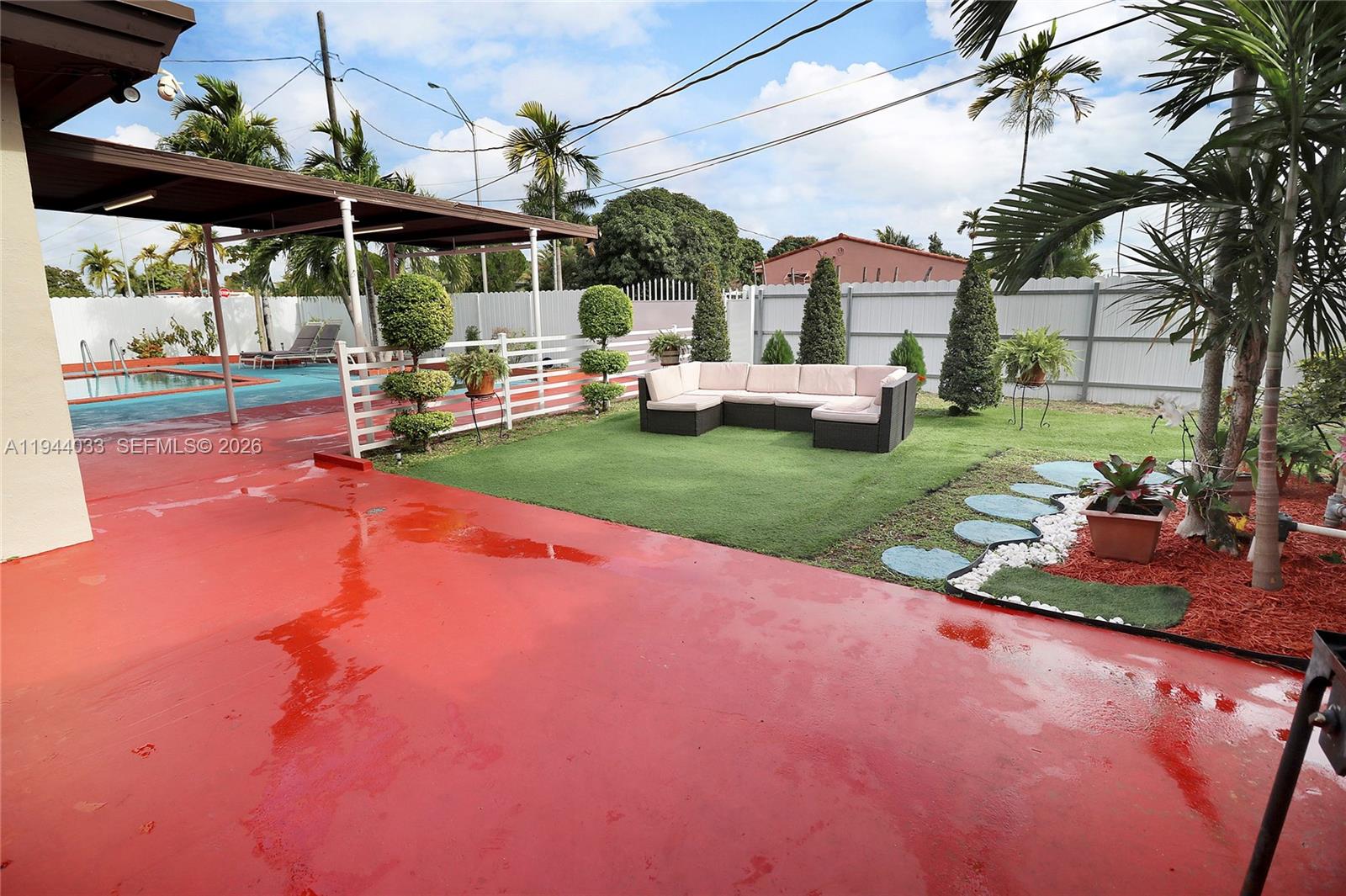 591 Southeast 5th Street Hialeah, FL 33010 - Photo 37 of 45