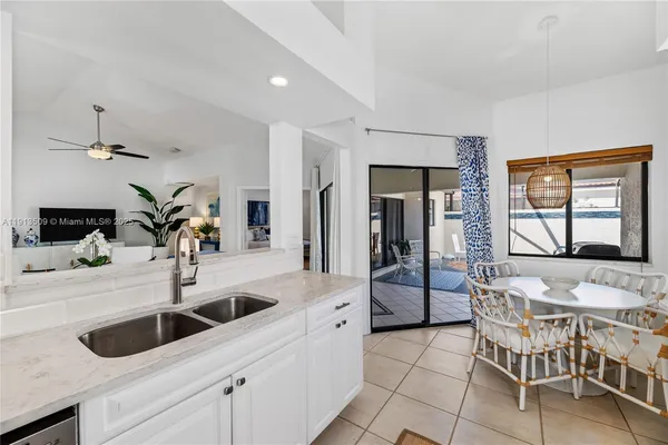 $6,000 | 701 Sea Oats Drive, Unit D1, Juno Beach, FL 33408