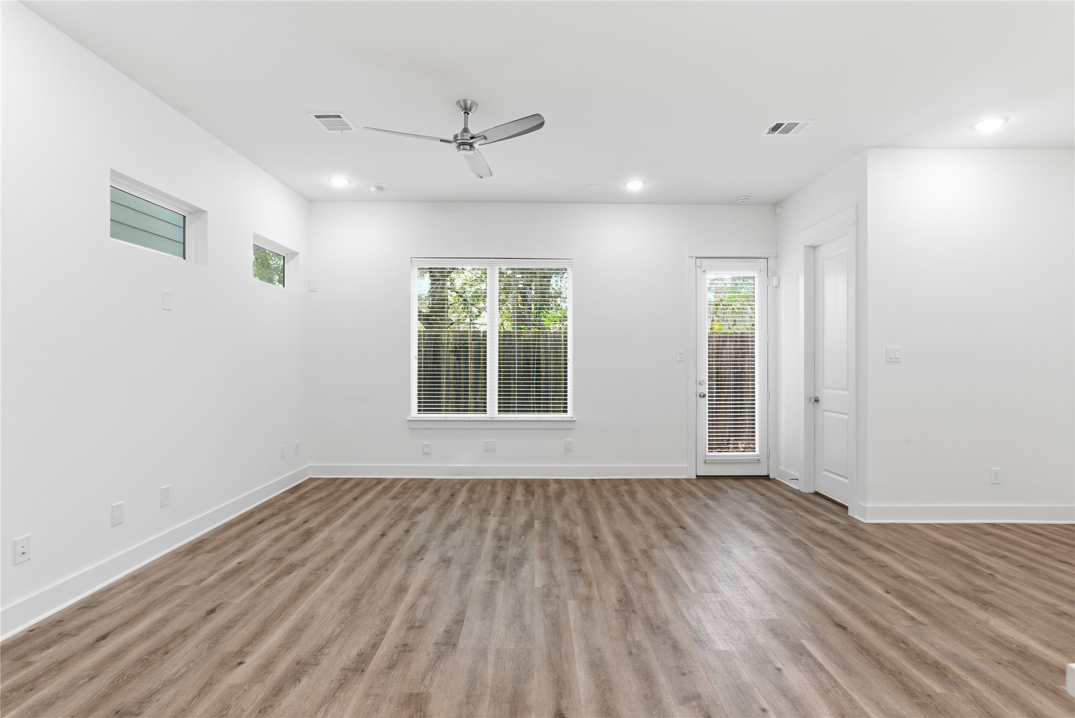 4605 Lavatera Street Houston, TX 77018 - Photo 11 of 39