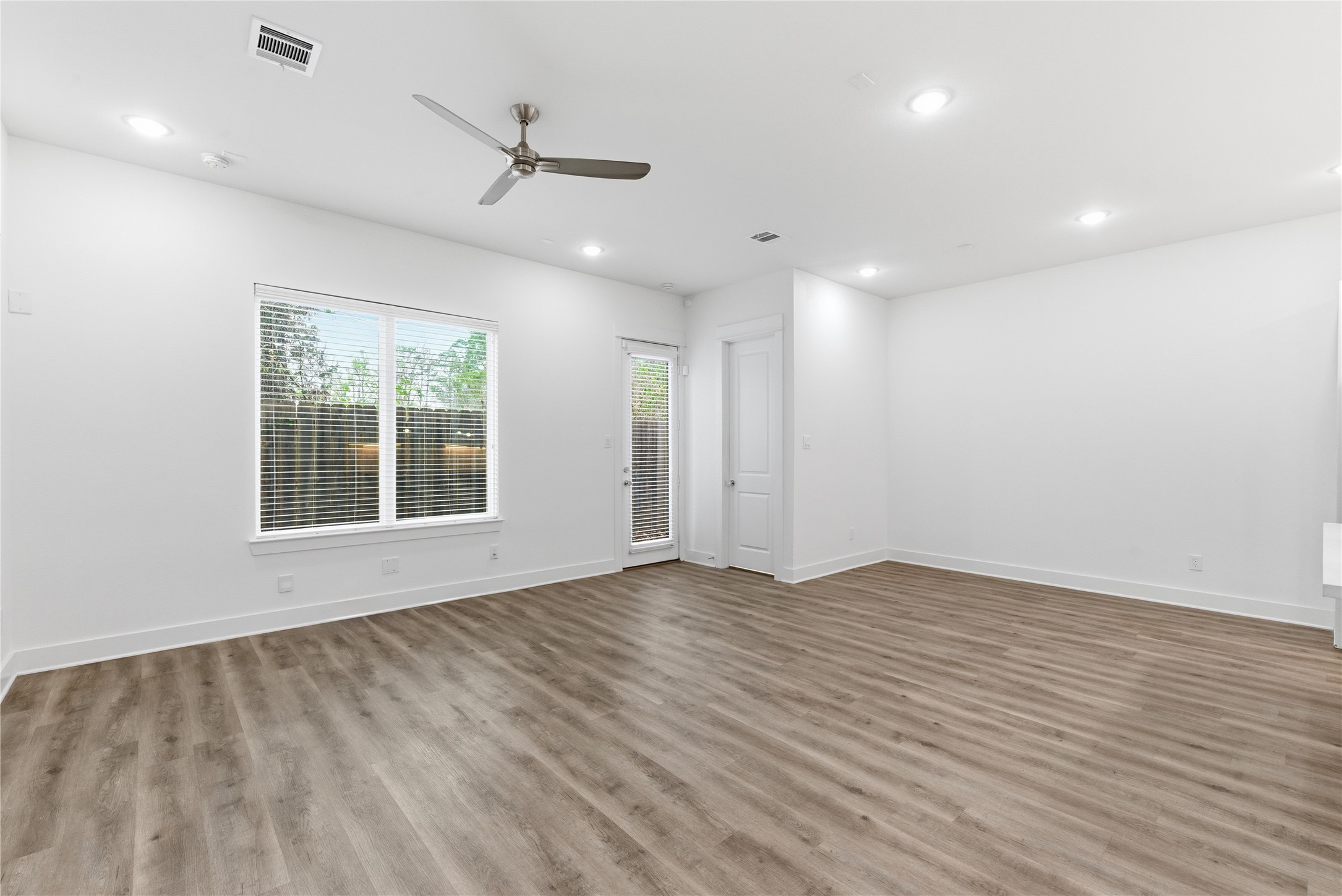 4605 Lavatera Street Houston, TX 77018 - Photo 12 of 39