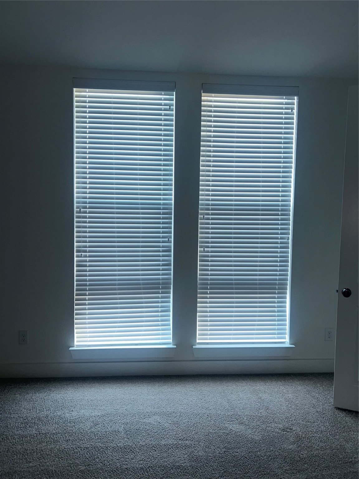 4605 Lavatera Street Houston, TX 77018 - Photo 38 of 50 a view of an empty room with a window