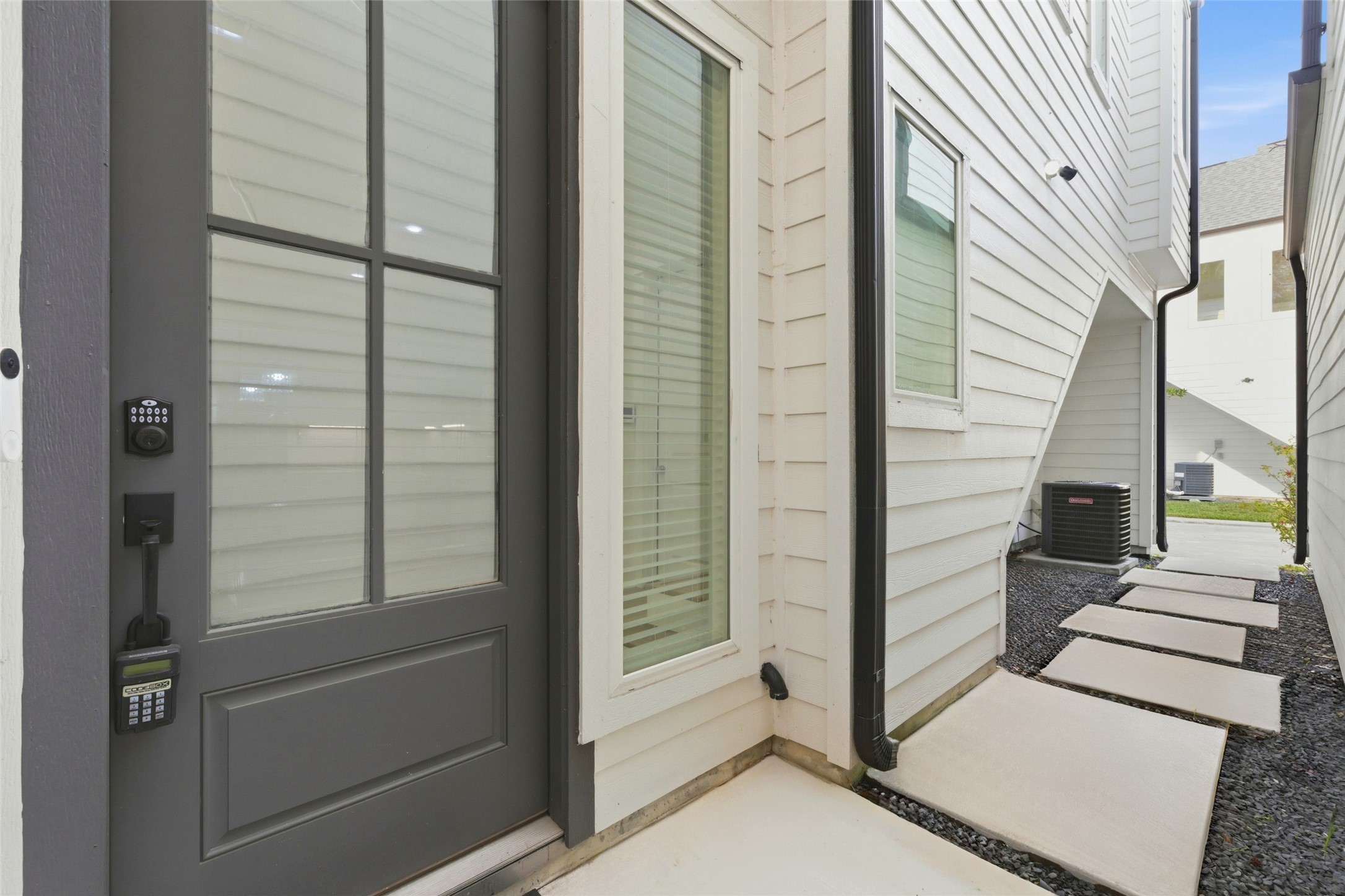 4605 Lavatera Street Houston, TX 77018 - Photo 6 of 39