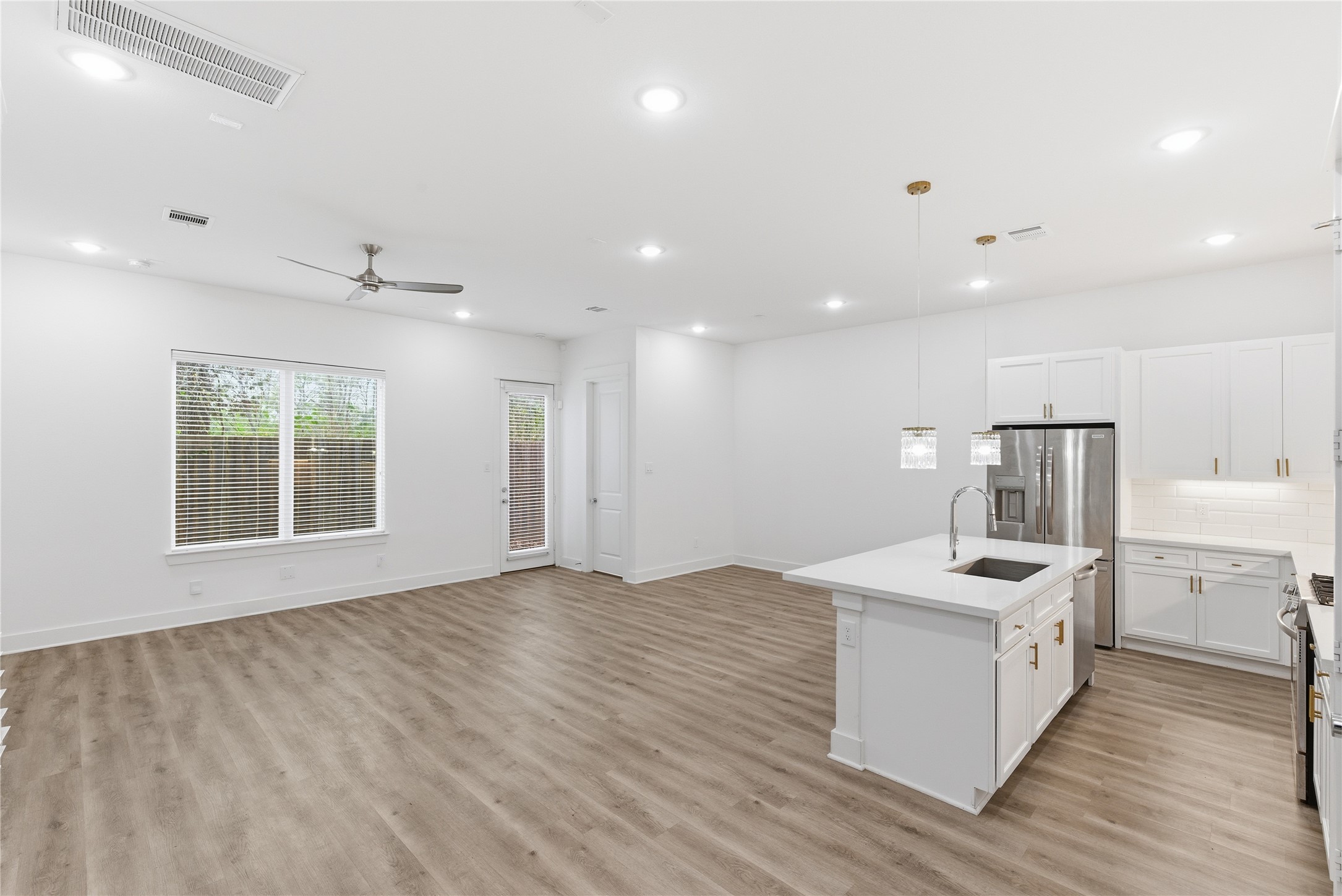 4605 Lavatera Street Houston, TX 77018 - Photo 9 of 39