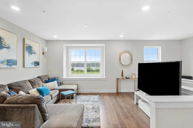 $409,900 | 204 A Dock Street, Bensalem, PA 19020