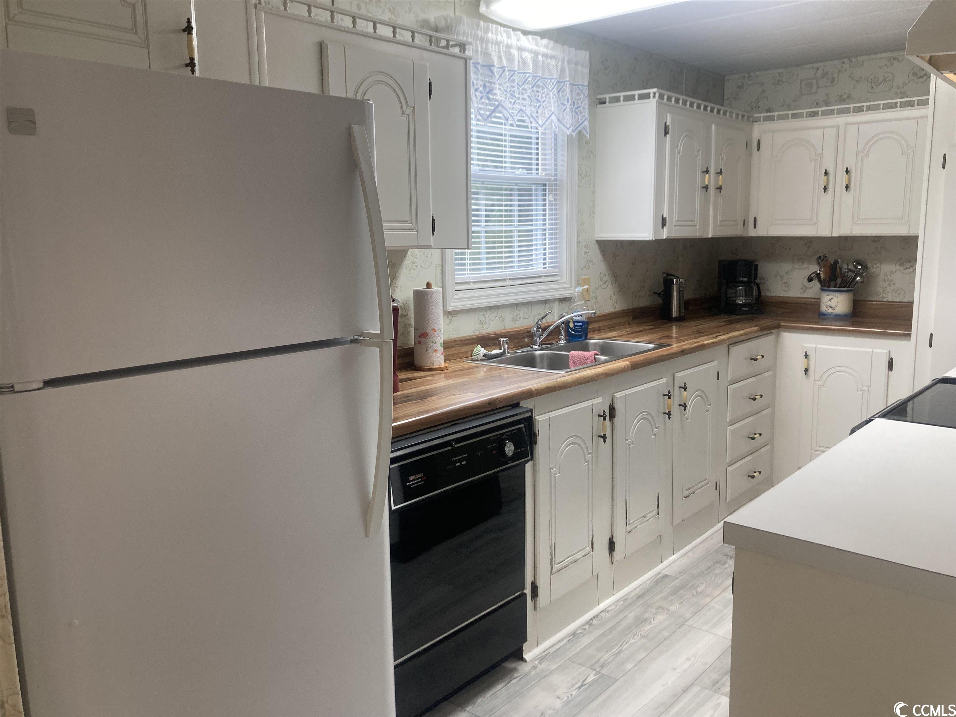 216 Marsh Road Hemingway, SC 29554 - Photo 7 of 28