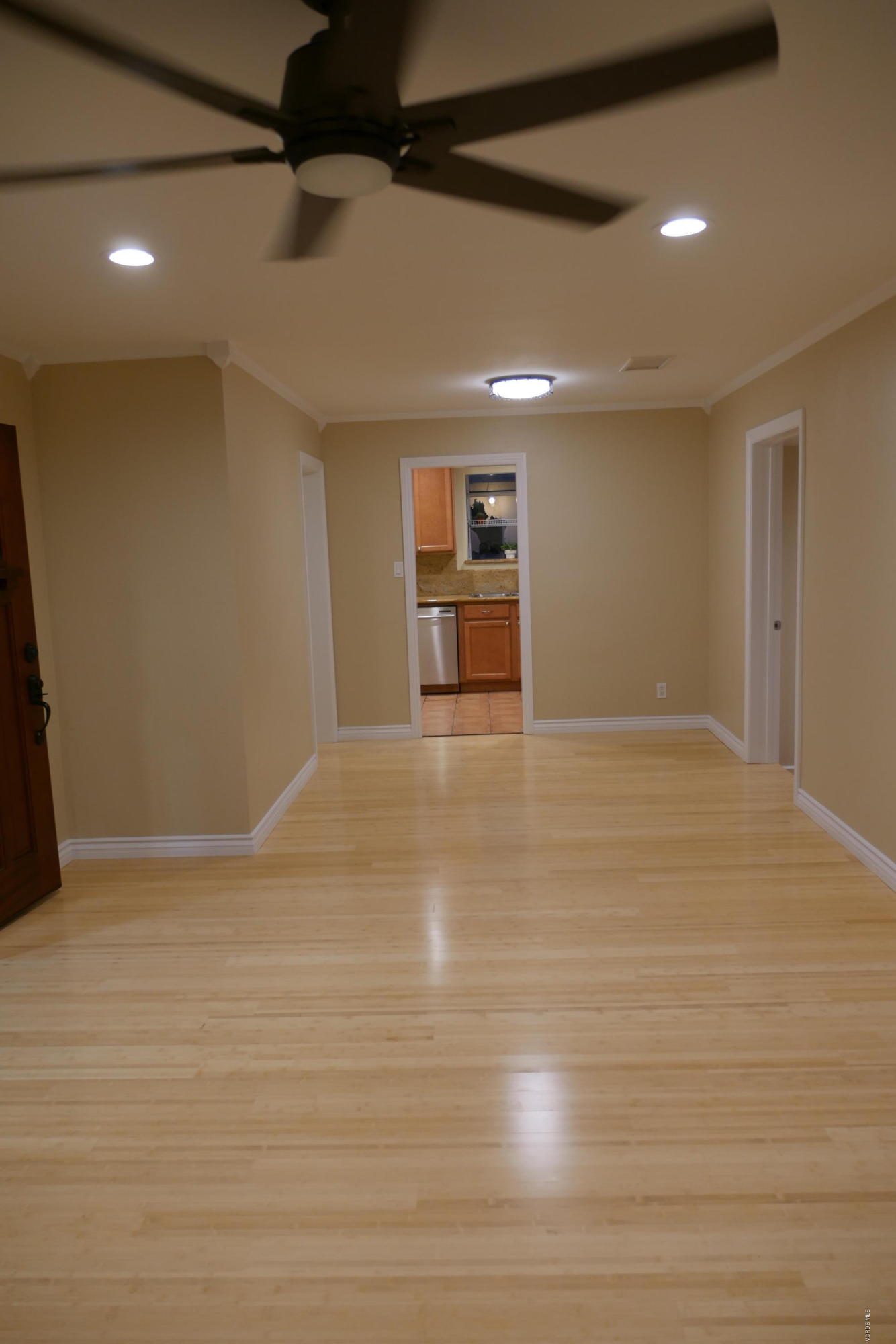 100 North H Street Oxnard, CA 93030 - Photo 5 of 24 P1180934