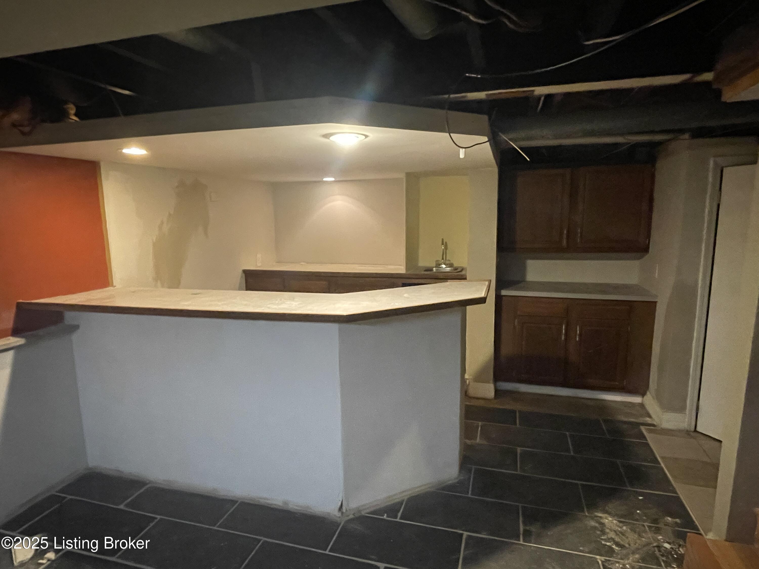 2924 Rio Rita Avenue Louisville, KY 40220 - Photo 15 of 24 Basement Bar