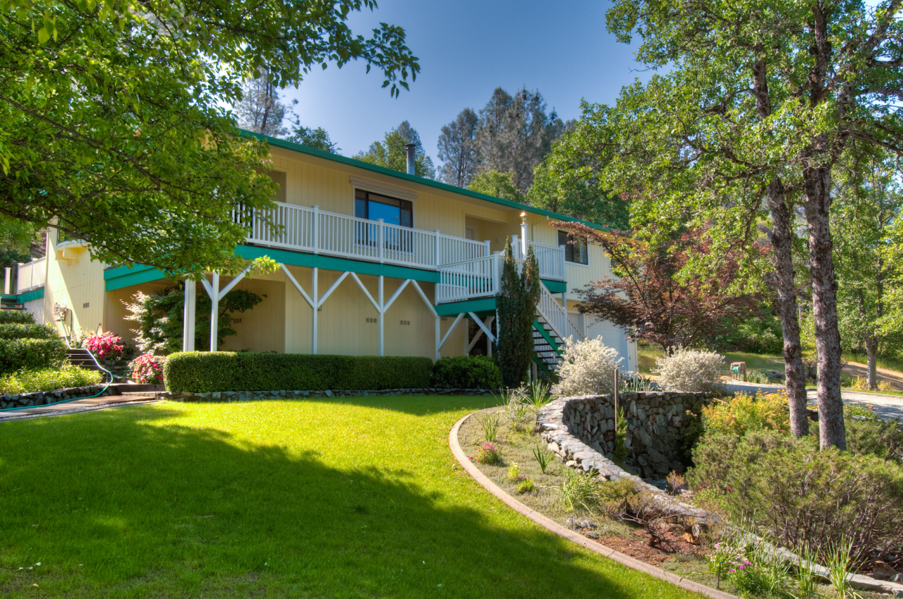 16433 Lower Springs Road Redding, CA 96001 - Photo 2 of 17 a view of a back yard of the house