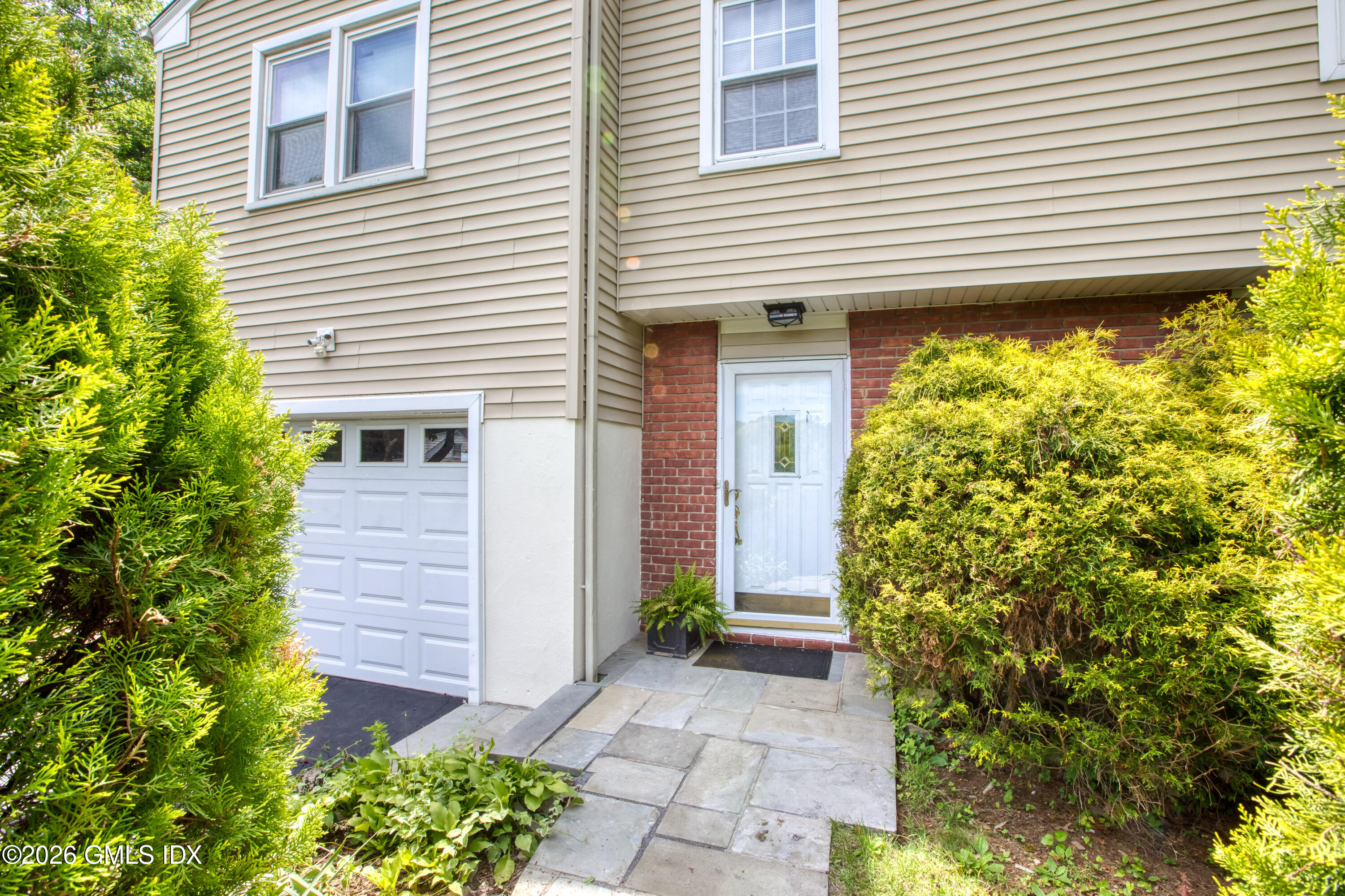 86 Sound Beach Ave Extension Riverside, CT 06878 - Photo 2 of 19 Front door