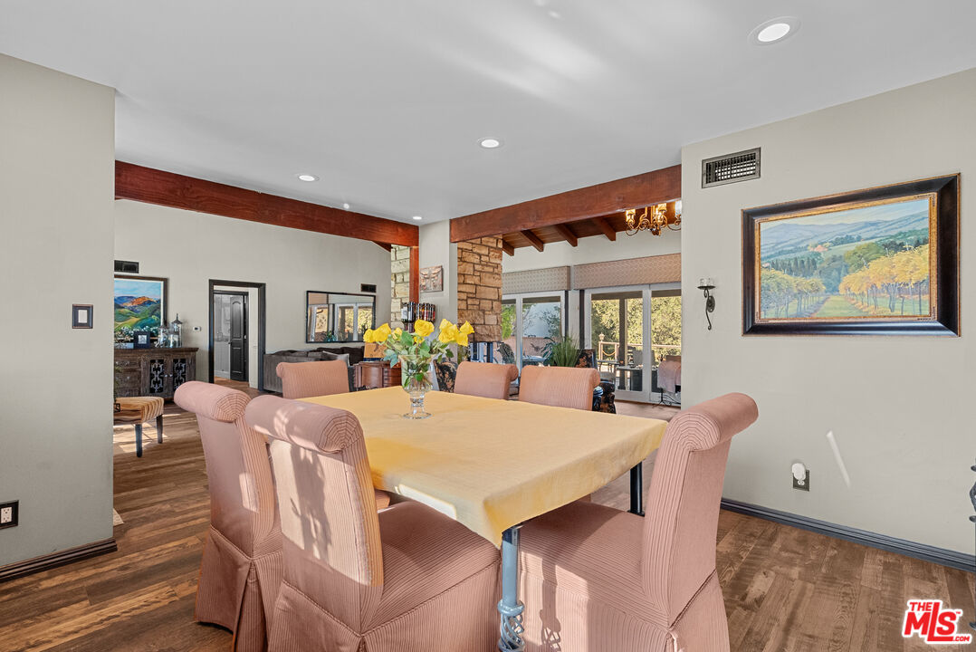 24316 Arcadia Street Newhall, CA 91321 - Photo 14 of 41