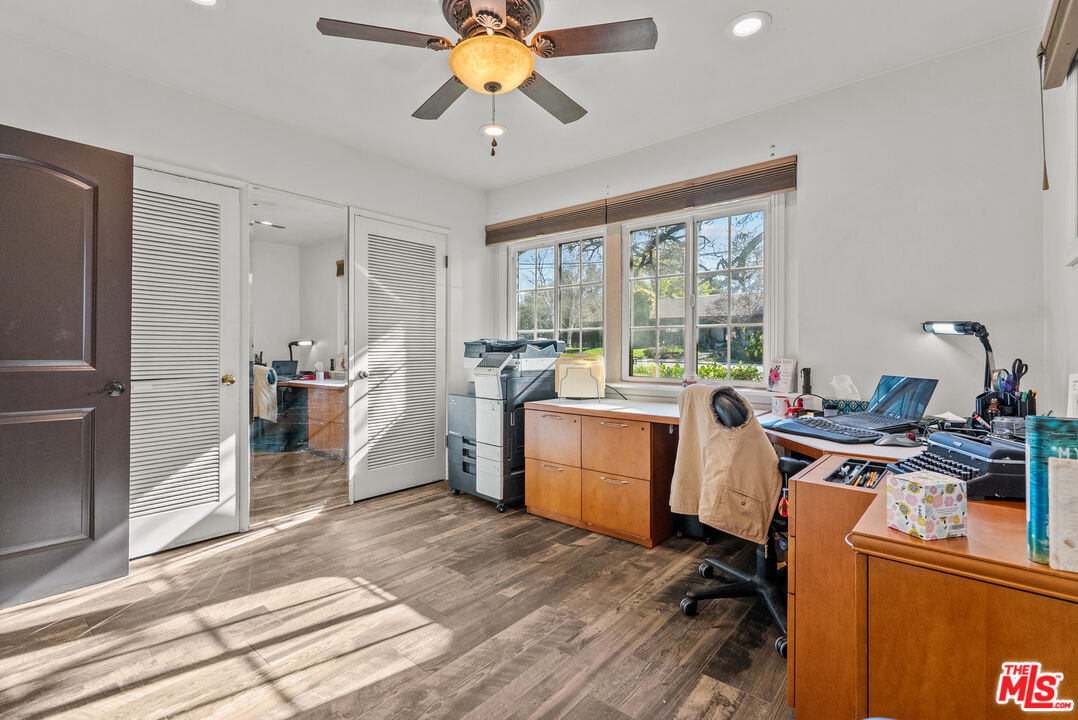 24316 Arcadia Street Newhall, CA 91321 - Photo 23 of 41