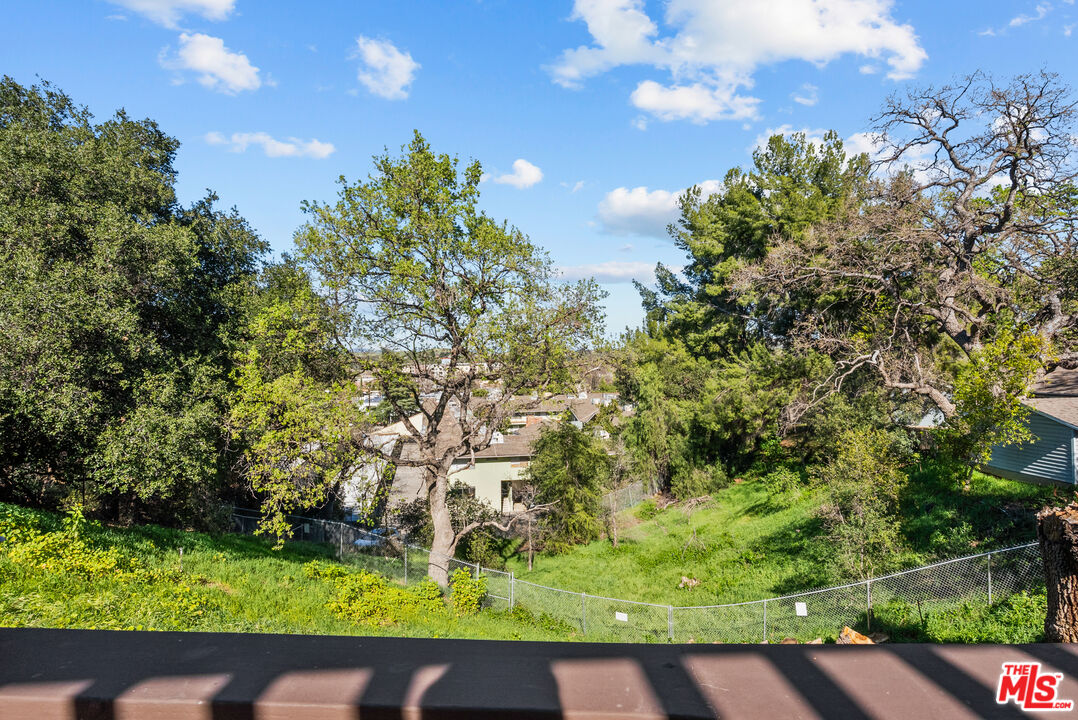 24316 Arcadia Street Newhall, CA 91321 - Photo 28 of 41