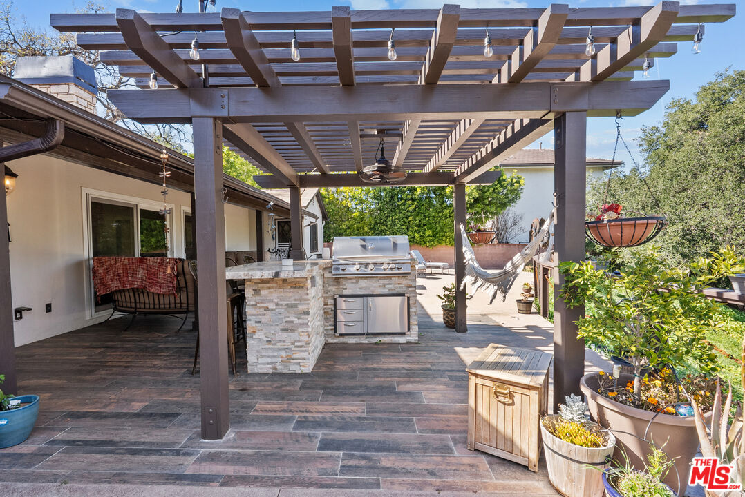 24316 Arcadia Street Newhall, CA 91321 - Photo 29 of 41