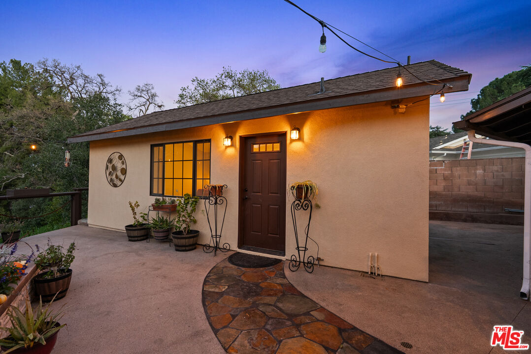 24316 Arcadia Street Newhall, CA 91321 - Photo 7 of 41