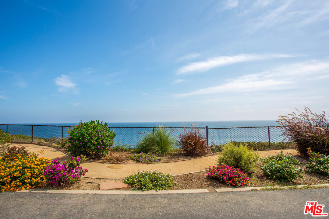 50 Paradise Cove Road Malibu, CA 90265 - Photo 14 of 17 Gallery Image 14