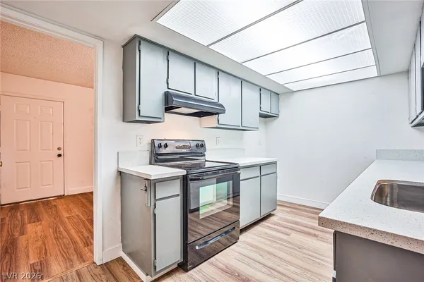 $1,550 | 3585 Arville Street, Unit 403A, Las Vegas, NV 89103