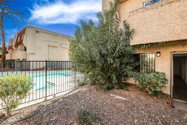 $1,550 | 3585 Arville Street, Unit 403A, Las Vegas, NV 89103
