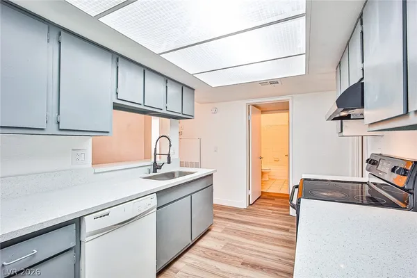 $1,550 | 3585 Arville Street, Unit 403A, Las Vegas, NV 89103