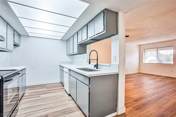 $1,550 | 3585 Arville Street, Unit 403A, Las Vegas, NV 89103